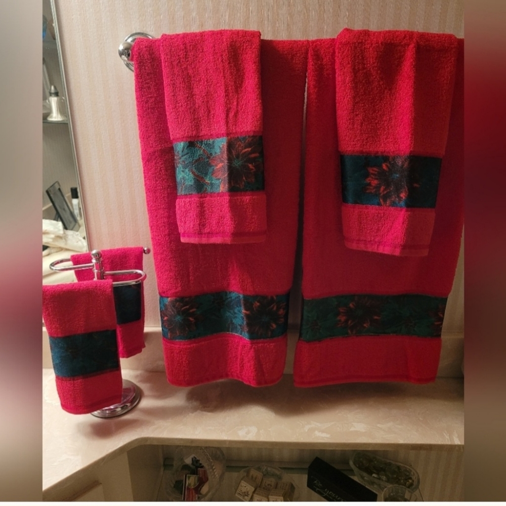 Beautiful red Christmas Towels set (302)
